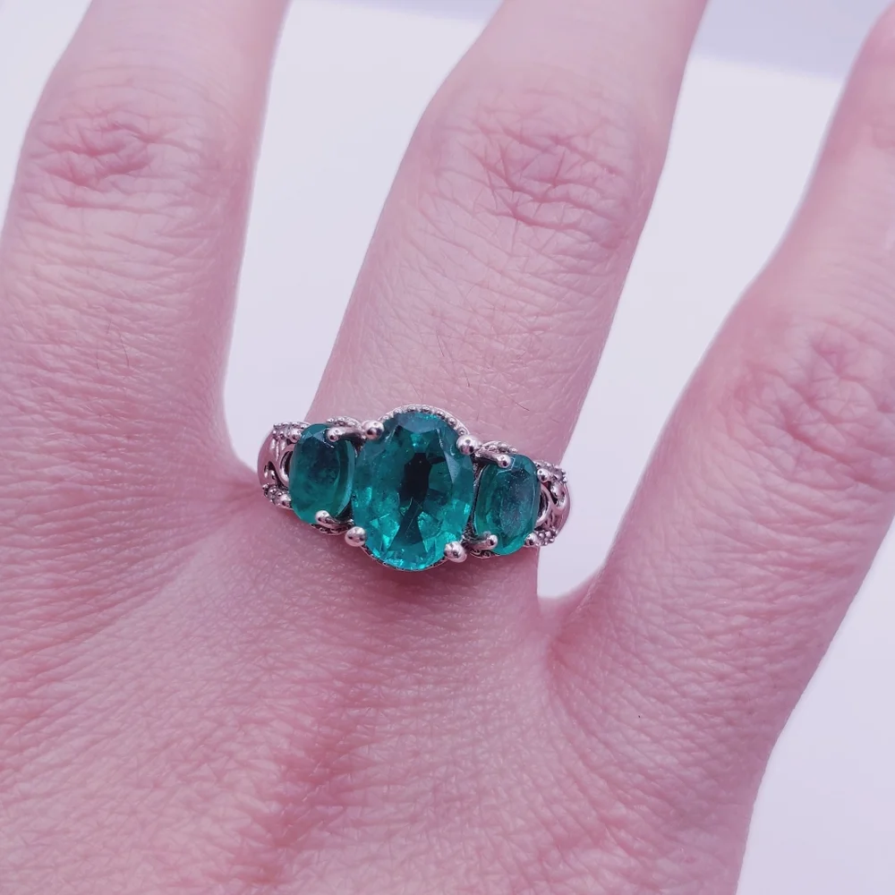 Emerald Green Quartz & White Zircon Platinum | 925 Sterling Silver Ring